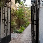 Charming Sunny Studio